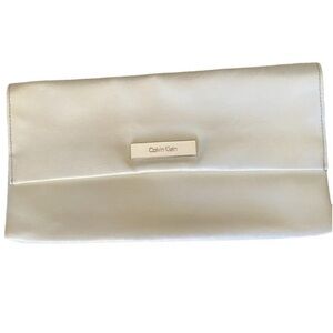 READ Description! Calvin Klein cream magnetic clutch vintage